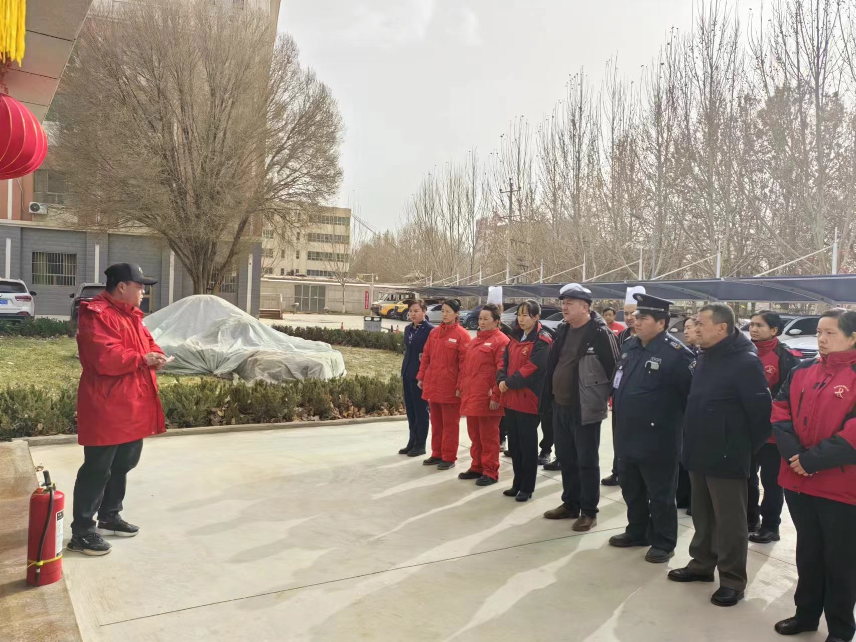 事业部各部门开展灭火器使用培训